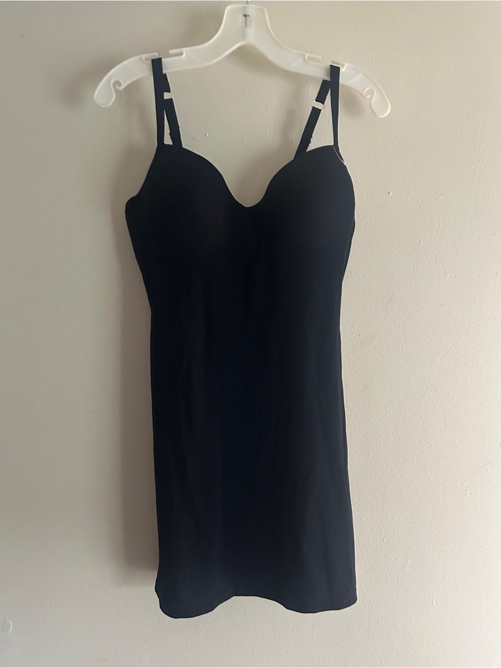Hanro Women's Black Allure Bra Slip Shaping 38C NWOT Chemise Bodydress